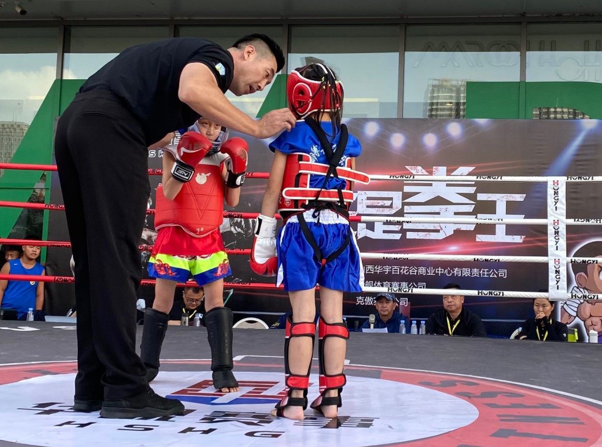 比比看谁是龙城“拳王”，太原市首届自由搏击赛落幕